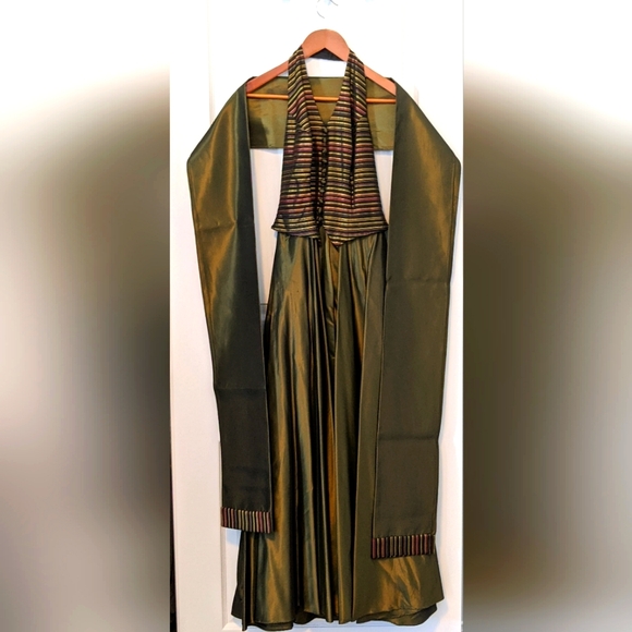 Evening Gown - Picture 2 of 3